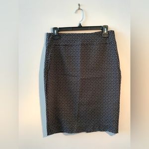 RW&CO - Stretchy pencil skirt with cute pattern